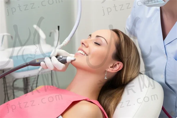 淄博牙齿美白费用是多少？2025年牙齿美白价格一览，重点解析美白费用及美容冠美白价格。